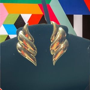 1980’s 1990’s vintage pierced gold tone earrings, shiny, bold, eccentric